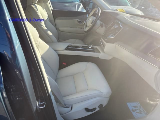 Certified 2025 Volvo XC90 T8 Plus w/ Protection Package AWD/4WD image 3