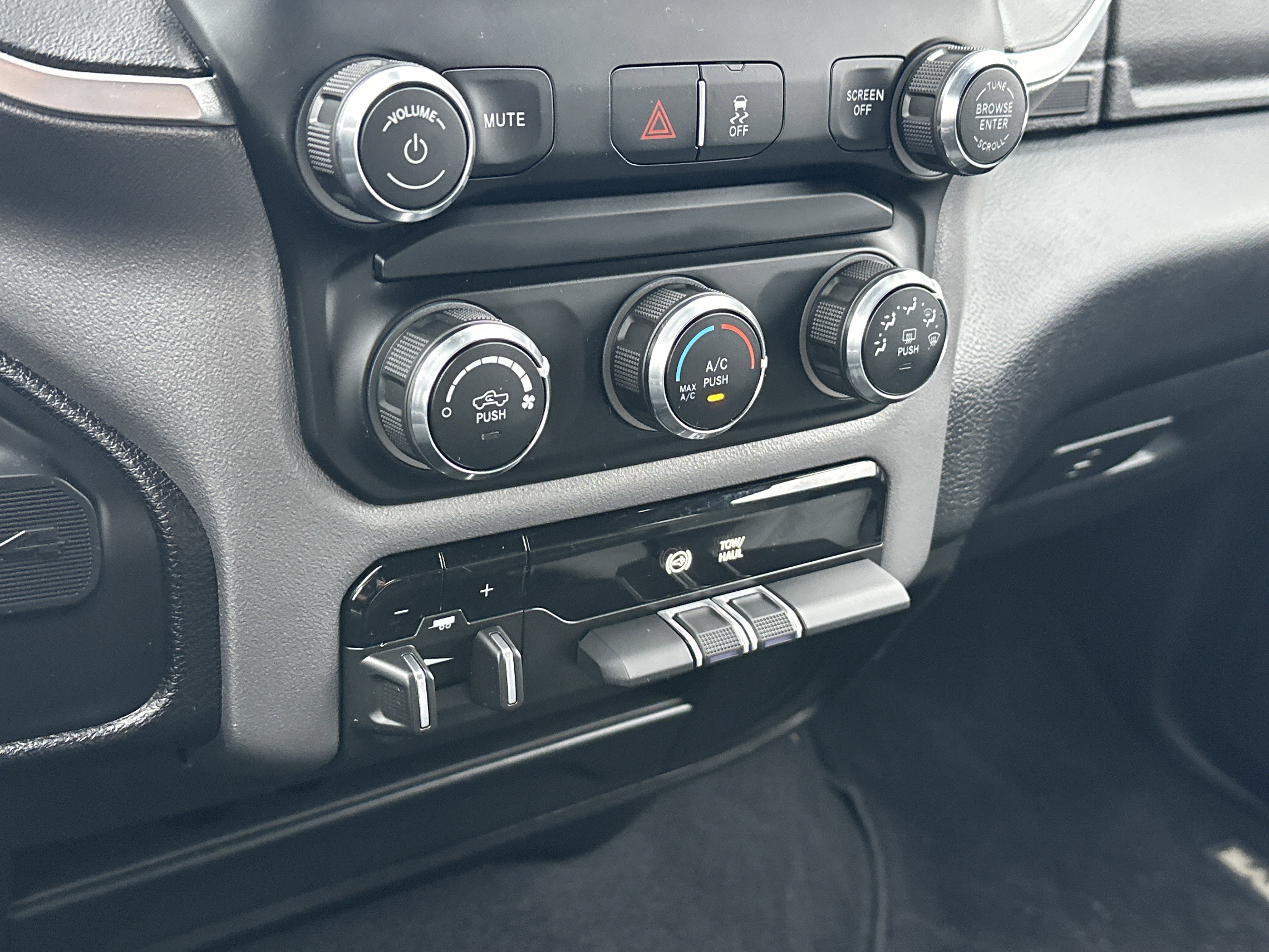 Used 2024 RAM 2500 Big Horn image 23