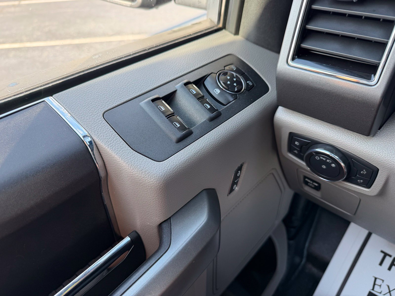 Used 2018 Ford F150 XLT AWD/4WD image 24