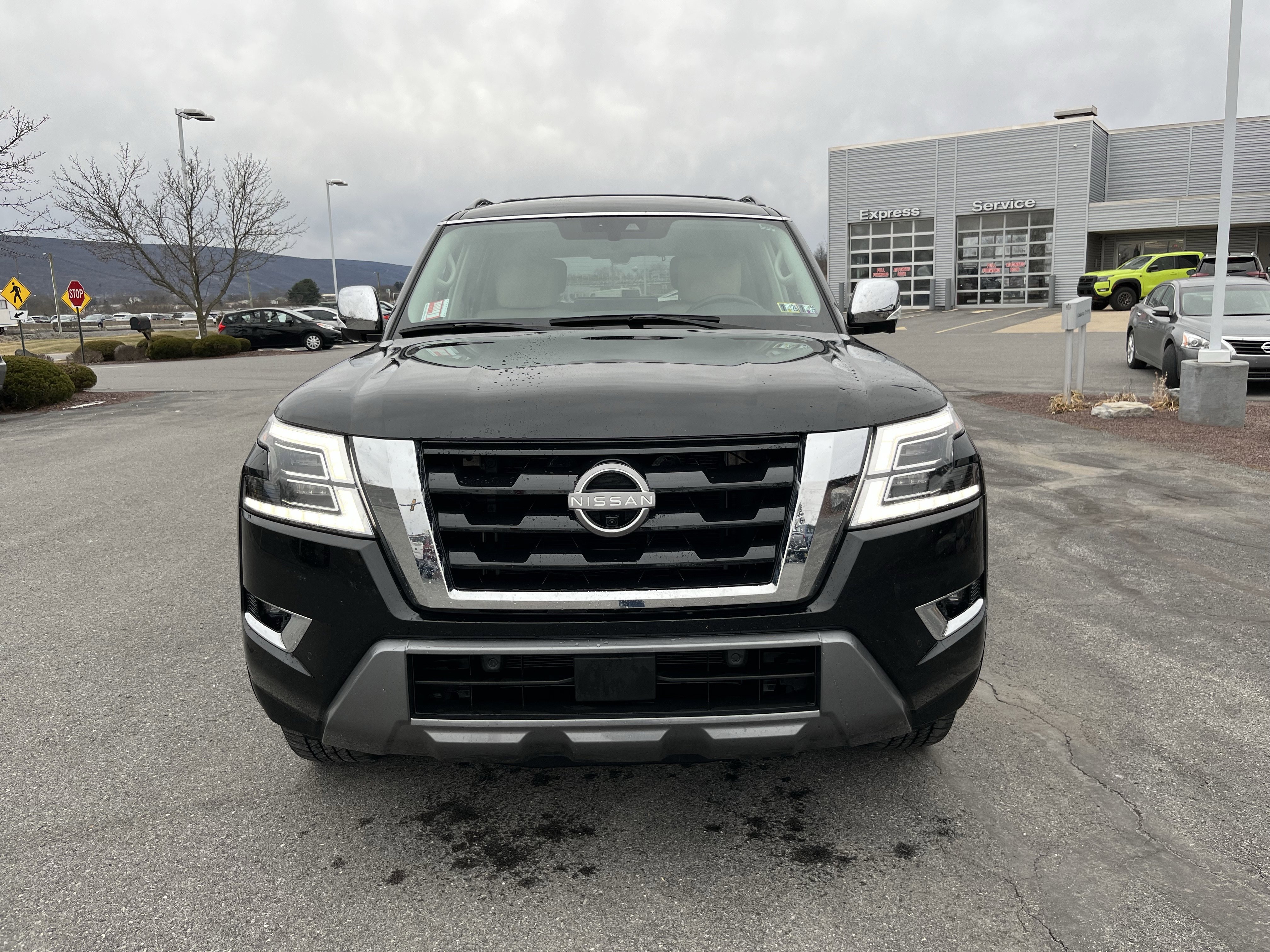 Used 2023 Nissan Armada Platinum w/ Captain's Chairs Package image 10