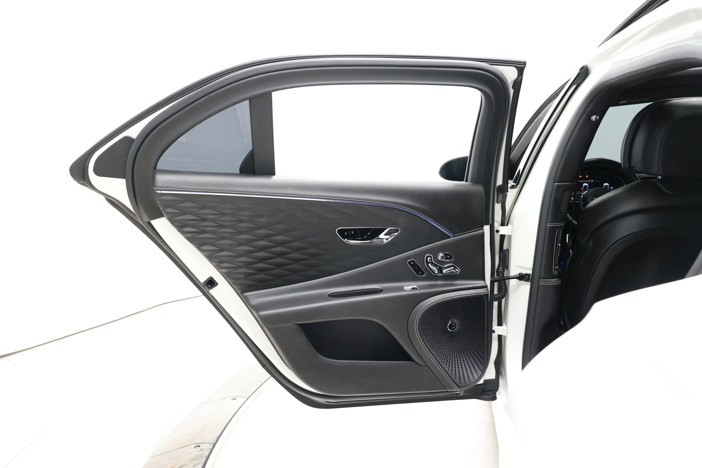 Used 2020 Bentley Flying Spur W12 image 58