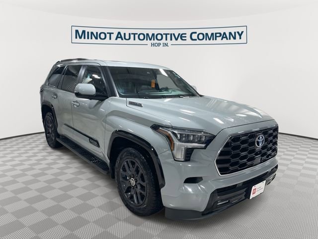 Used 2024 Toyota Sequoia Platinum image 1