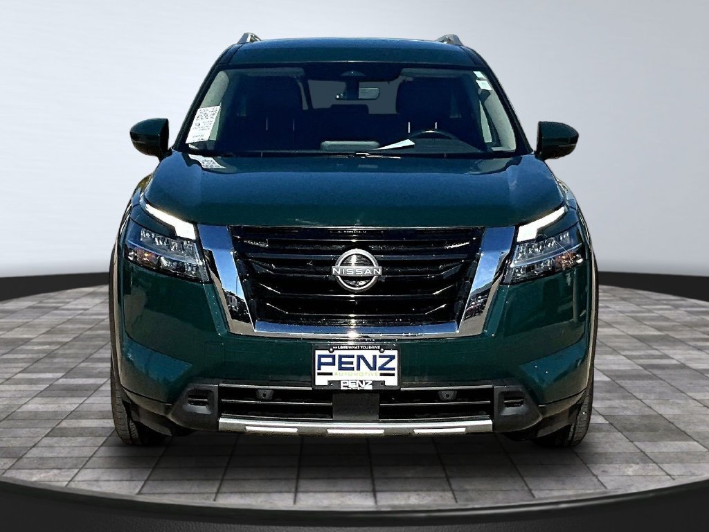Used 2023 Nissan Pathfinder SL AWD/4WD image 2