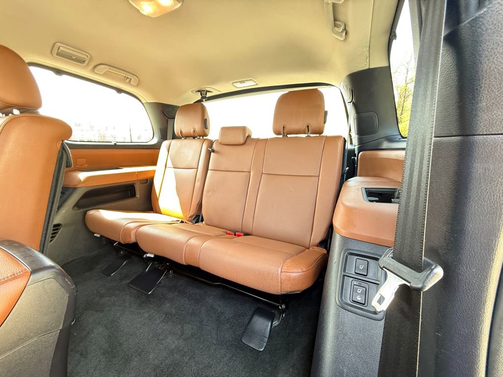 Used 2015 Toyota Sequoia Platinum image 31