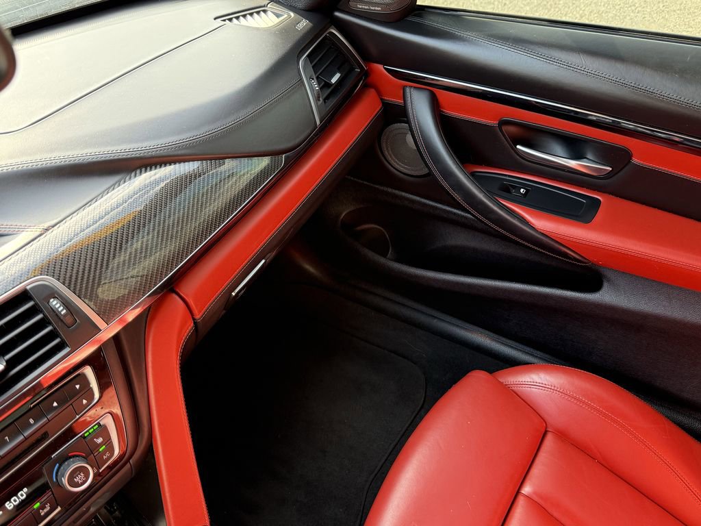 Used 2017 BMW M4 Convertible image 35
