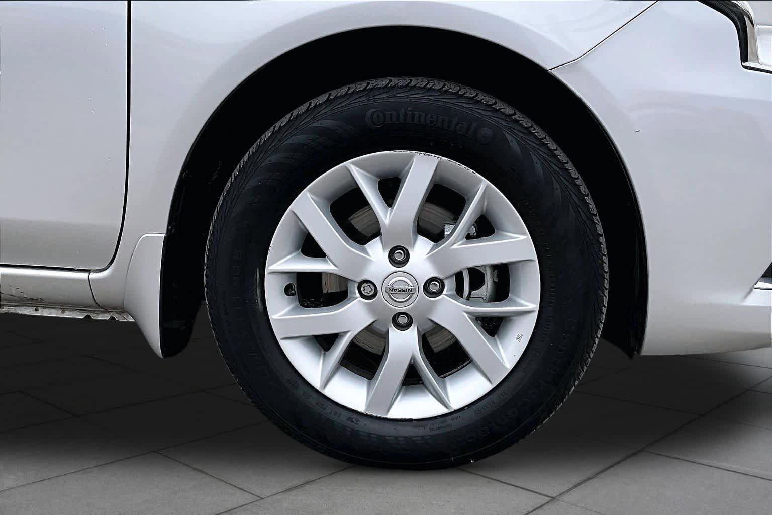 Used 2019 Nissan Versa SV w/ SV Special Edition Package FWD image 11
