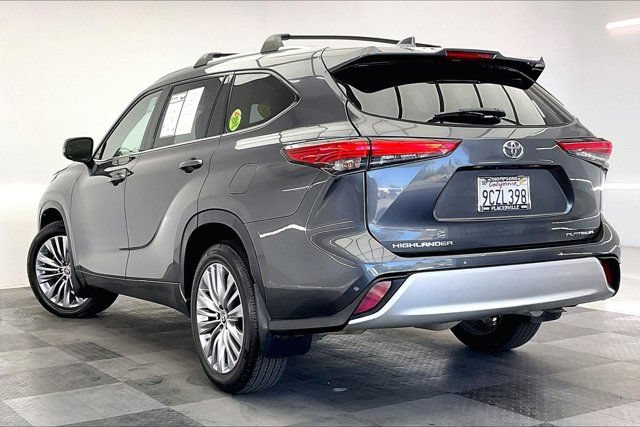Used 2022 Toyota Highlander Platinum FWD image 10