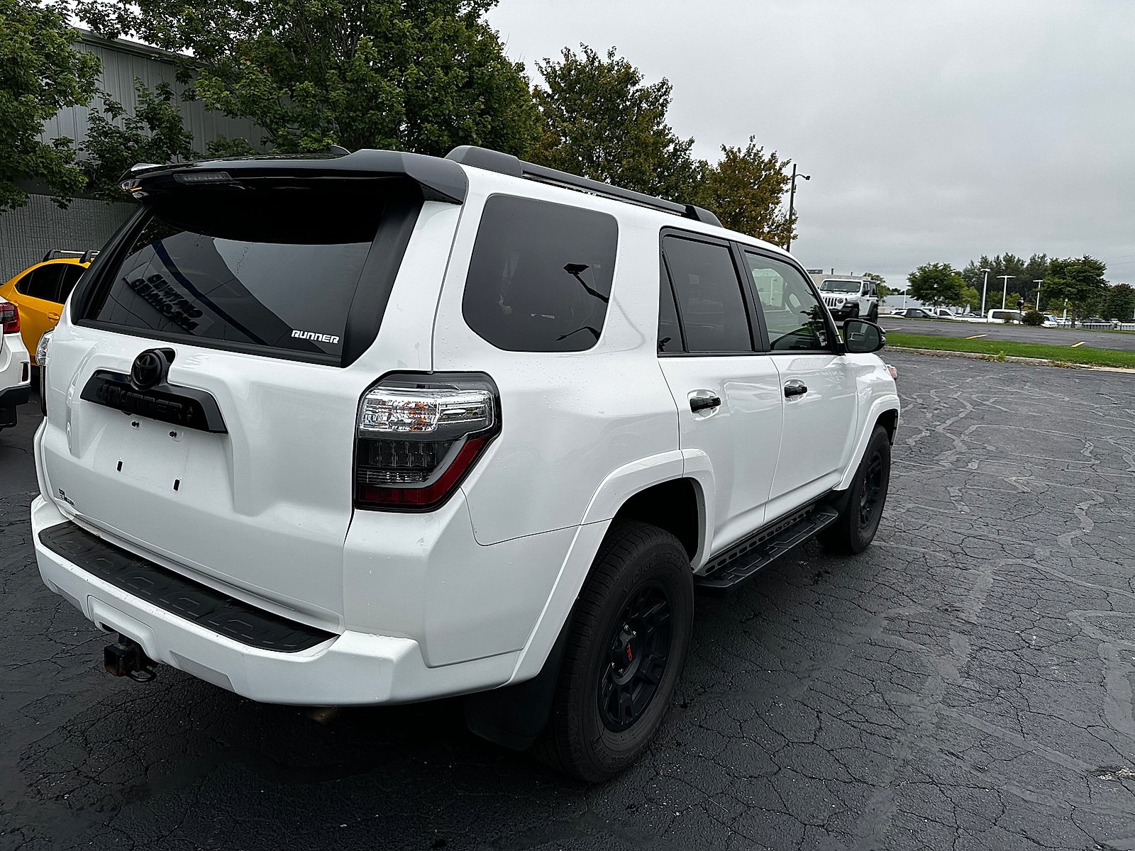 Used 2021 Toyota 4Runner Venture w/ Moonroof Package AWD/4WD image 3