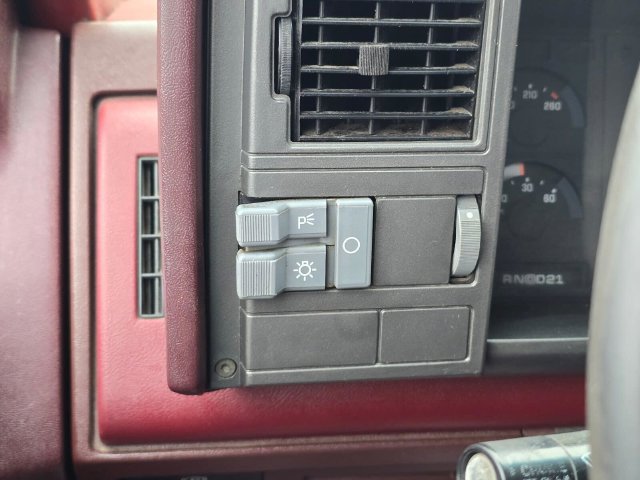 Used 1990 Chevrolet Silverado 1500 2WD Regular Cab image 20
