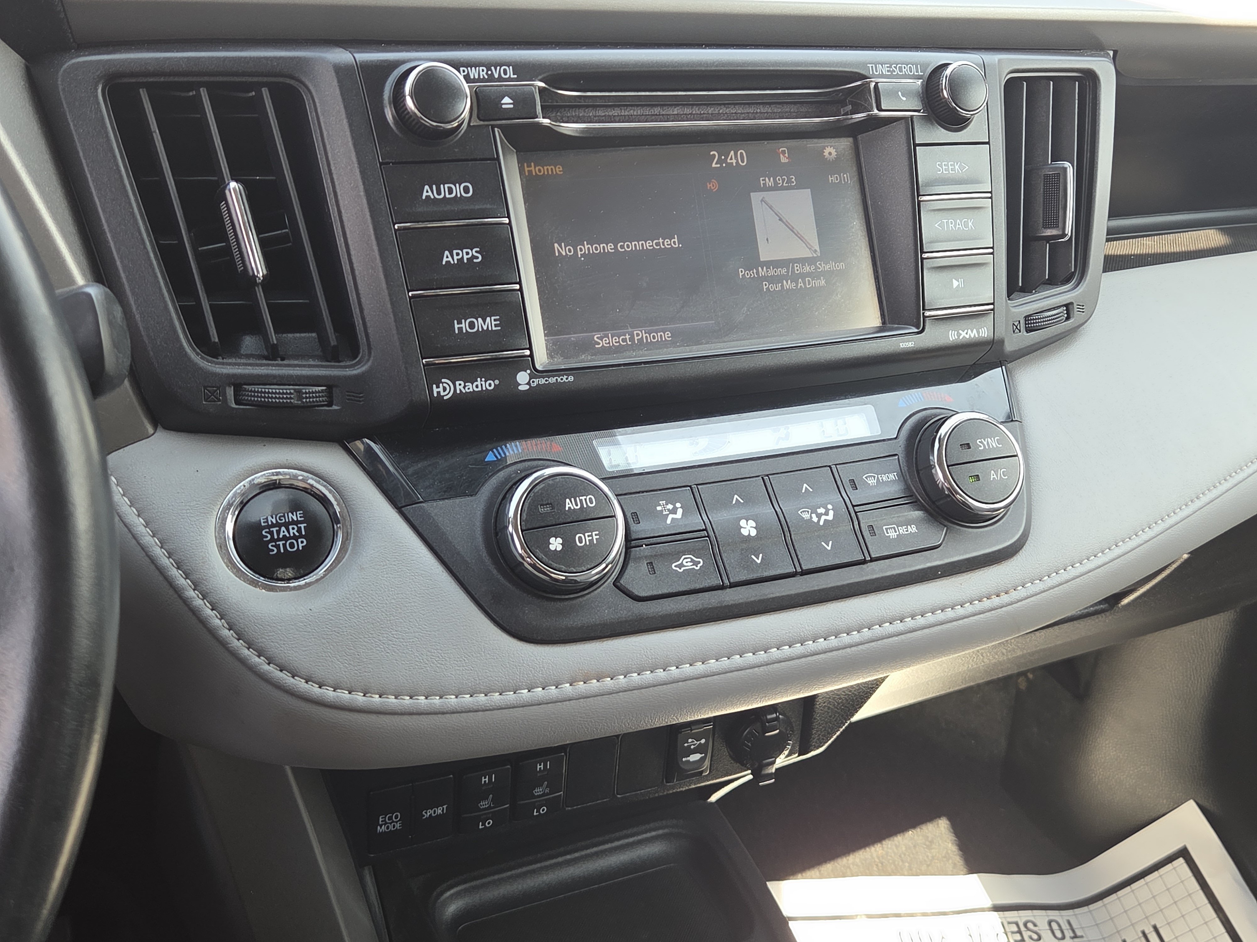 Used 2018 Toyota RAV4 XLE AWD/4WD image 15