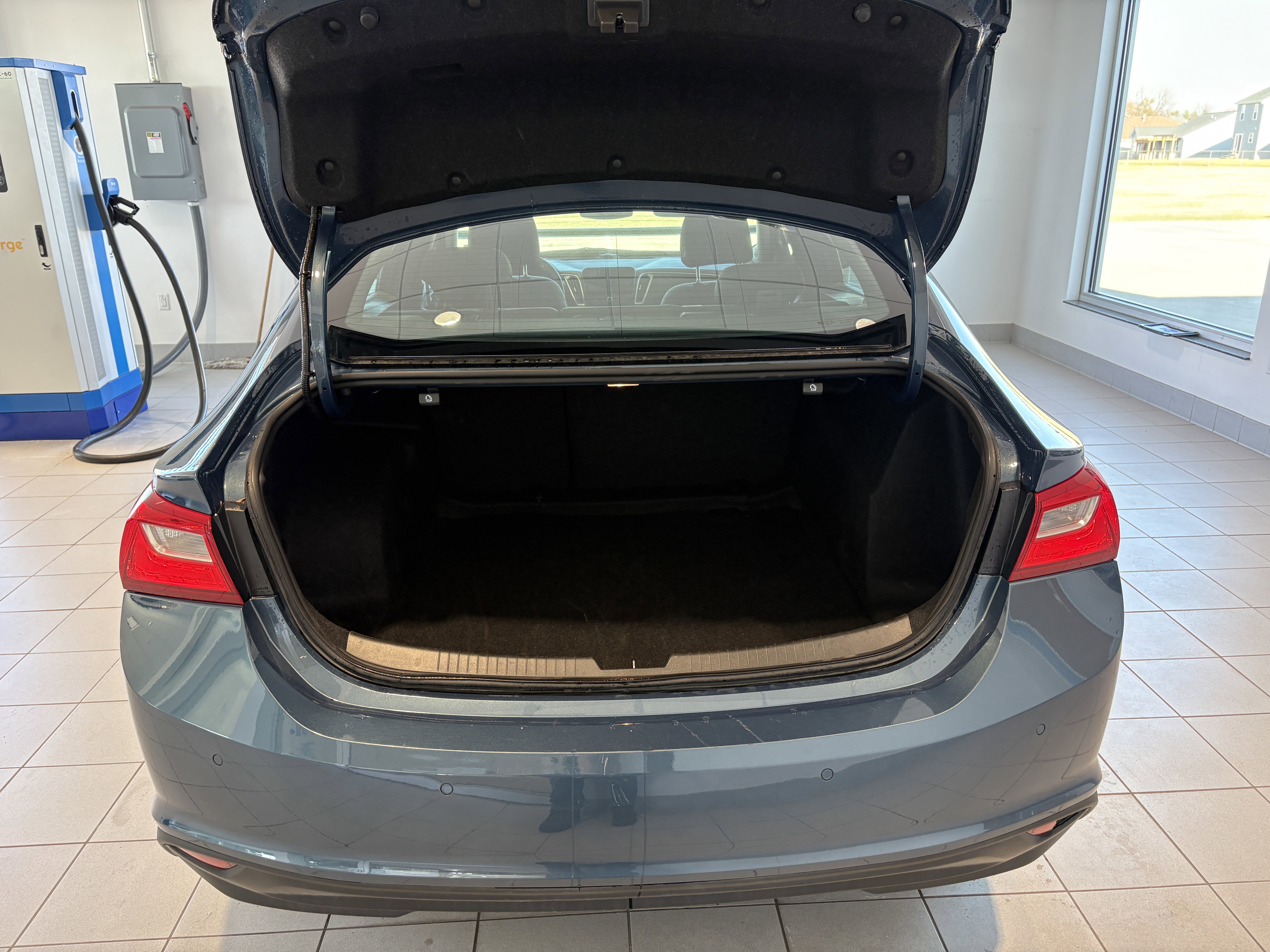 Used 2025 Chevrolet Malibu LT image 5