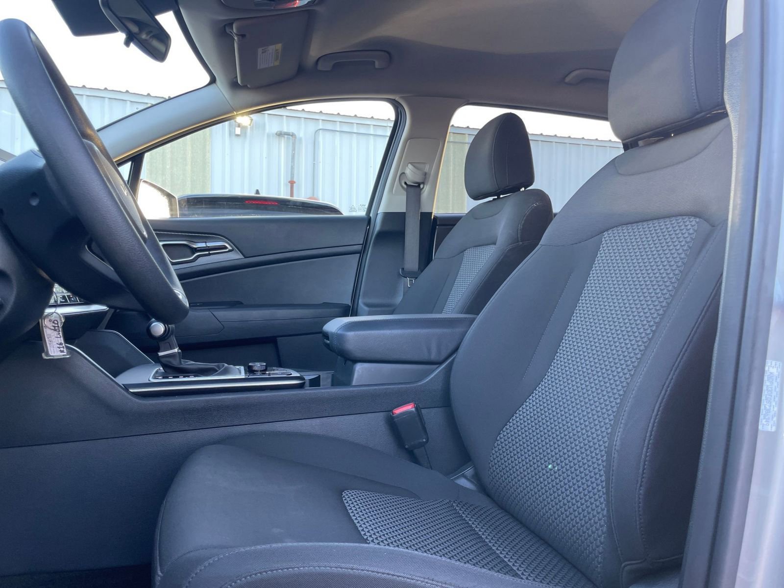Used 2025 Kia Sportage LX FWD image 25