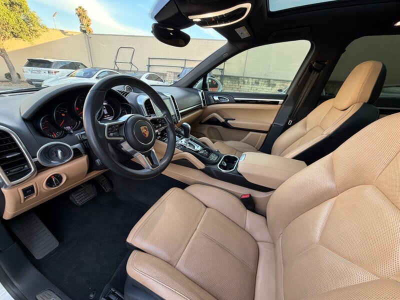 Used 2018 Porsche Cayenne Platinum Edition AWD/4WD image 25