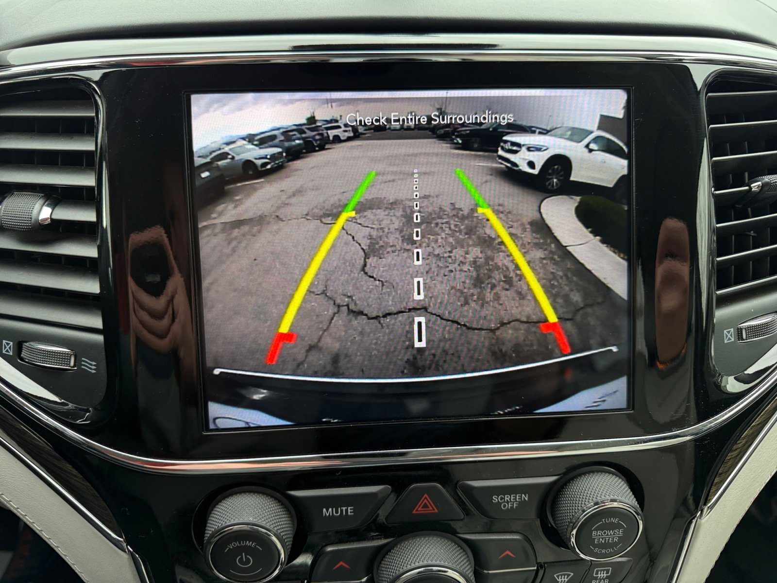 Used 2019 Jeep Grand Cherokee Summit image 16