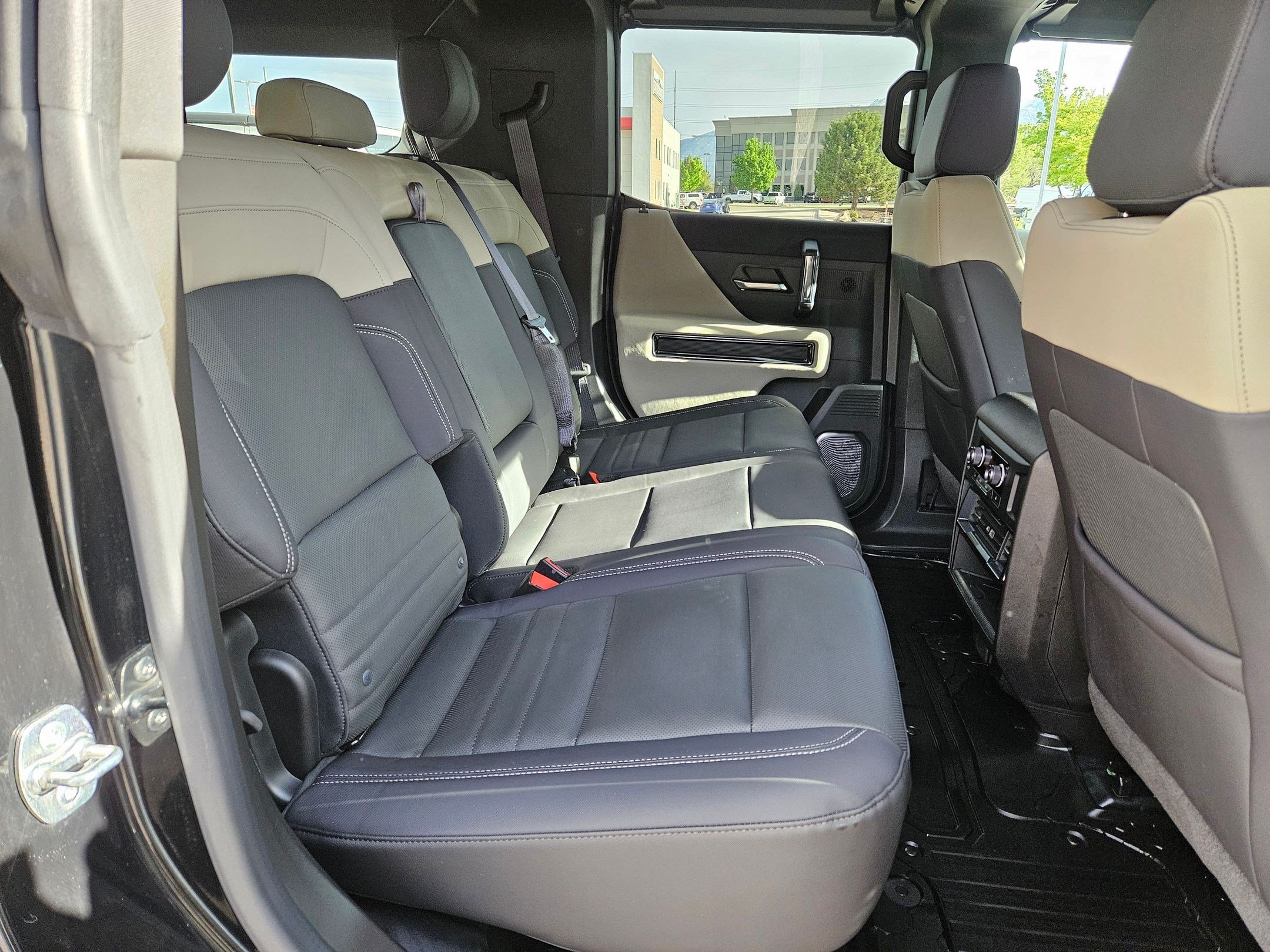 Used 2026 GMC Hummer EV SUV AWD/4WD image 31