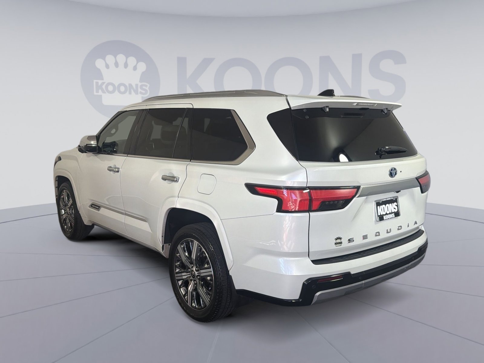 Used 2023 Toyota Sequoia Capstone image 4