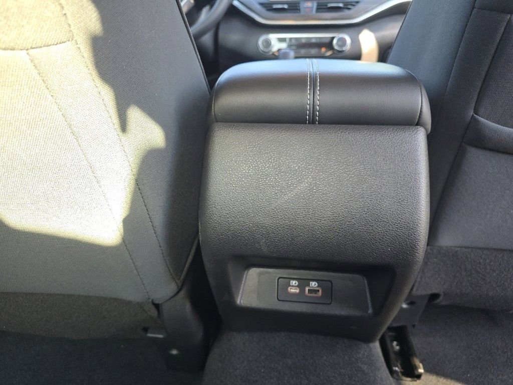 Used 2023 Nissan Altima 2.5 SV AWD/4WD image 21