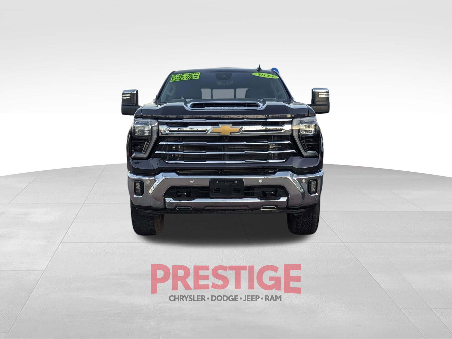 Used 2024 Chevrolet Silverado 3500 LTZ w/ LTZ Plus Package AWD/4WD image 2