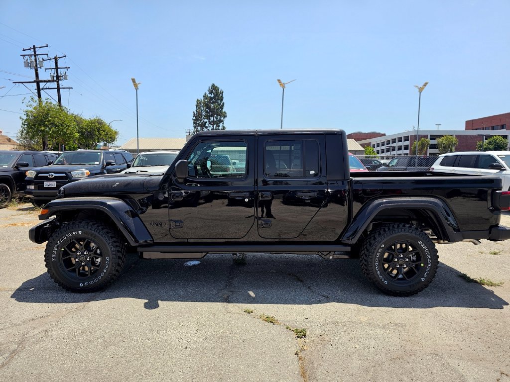 New 2026 Jeep Gladiator Willys AWD/4WD image 4