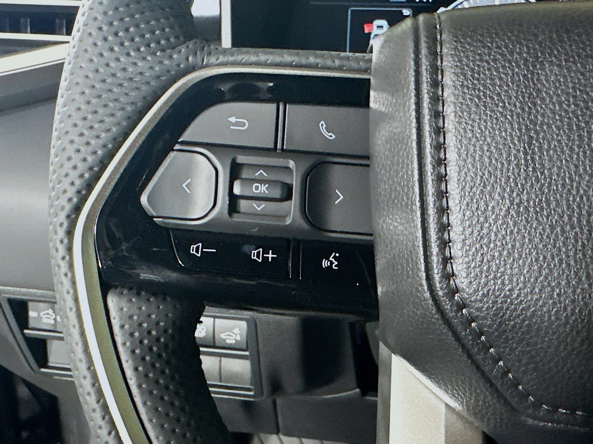 New 2026 Toyota Tundra Platinum AWD/4WD image 16