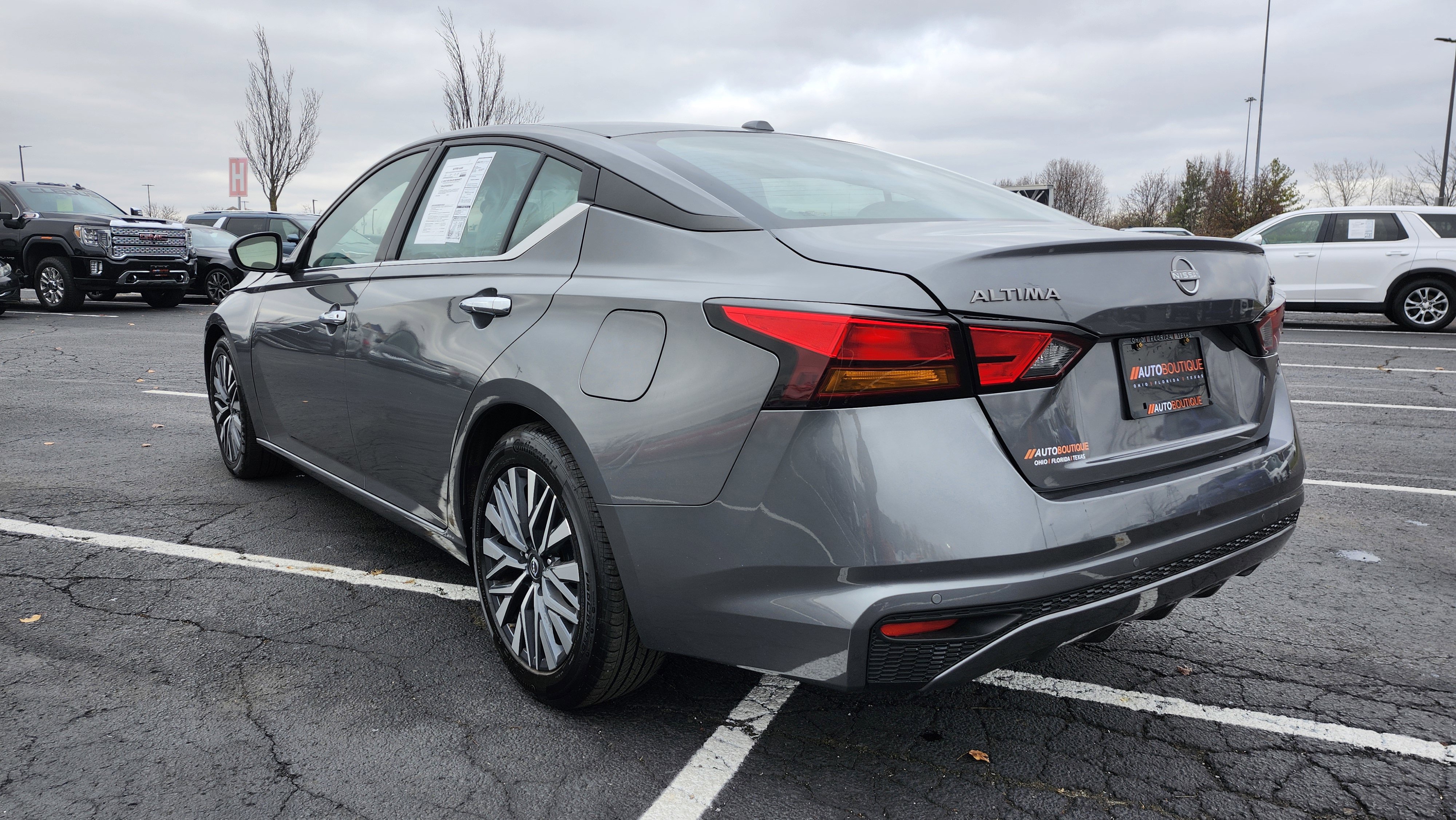 Used 2024 Nissan Altima 2.5 SV image 14