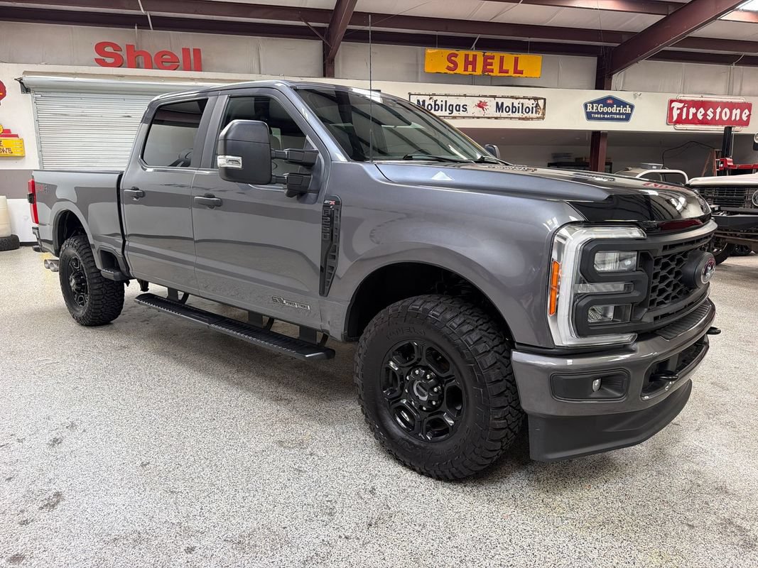 Used 2023 Ford F250 XL w/ STX Appearance Package AWD/4WD image 11