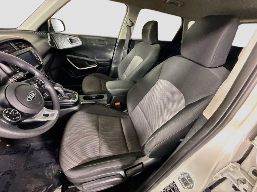 Used 2021 Kia Soul LX FWD image 23