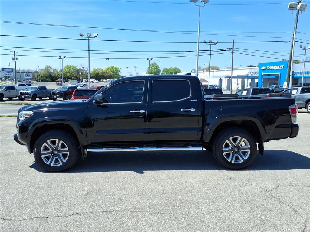 Used 2016 Toyota Tacoma Limited w/ Towing Package image 7