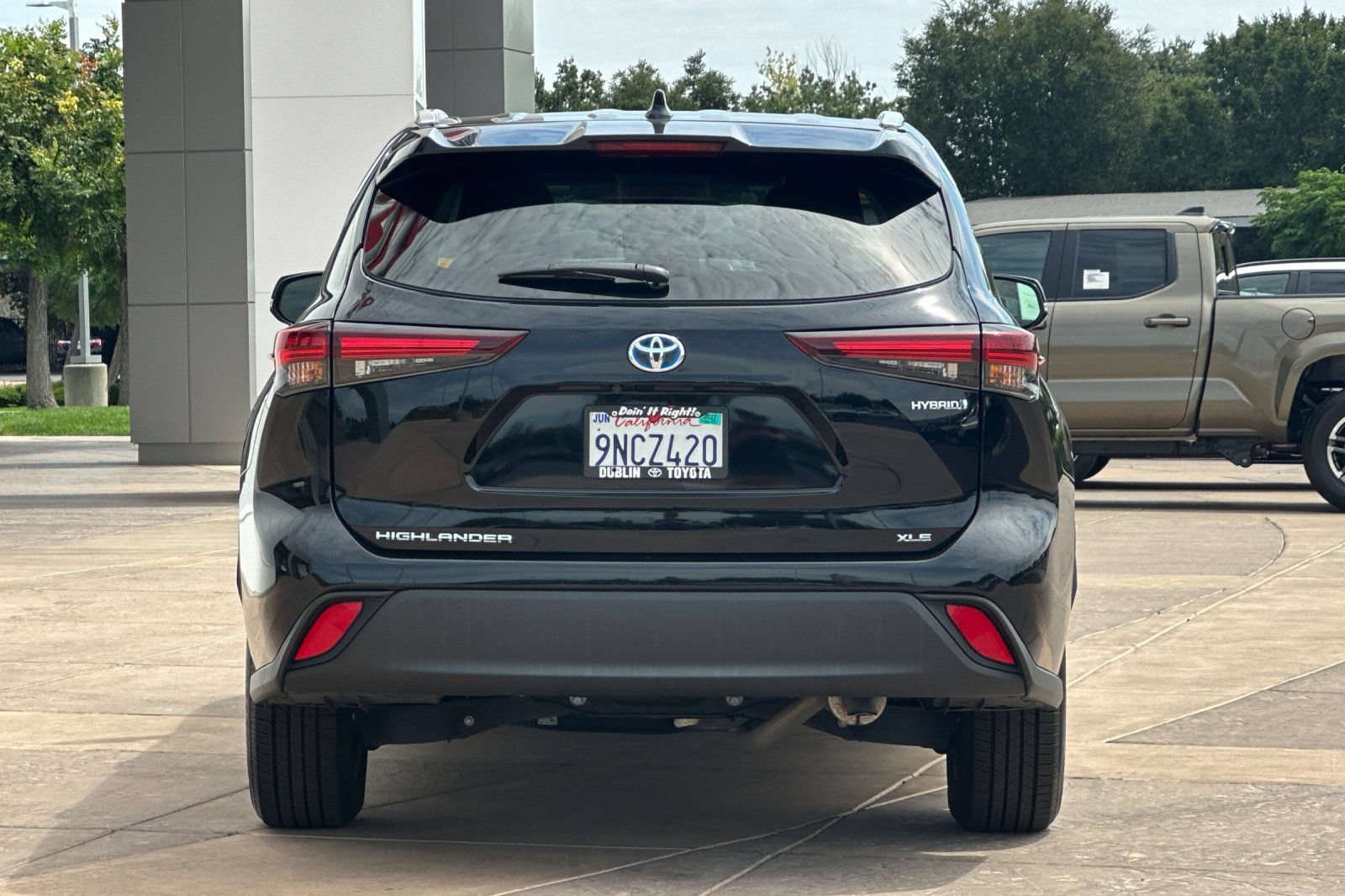 Certified 2024 Toyota Highlander XLE FWD image 6