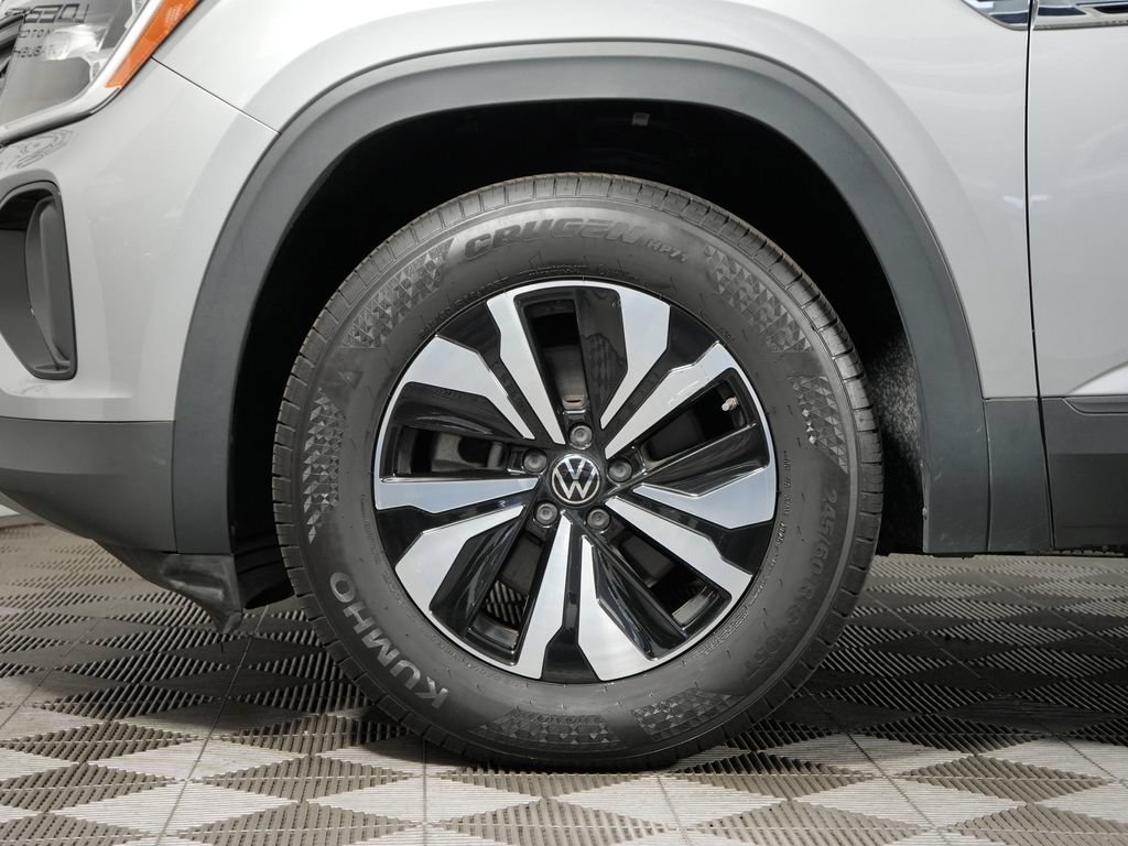 Used 2024 Volkswagen Atlas Cross Sport SE AWD/4WD image 9