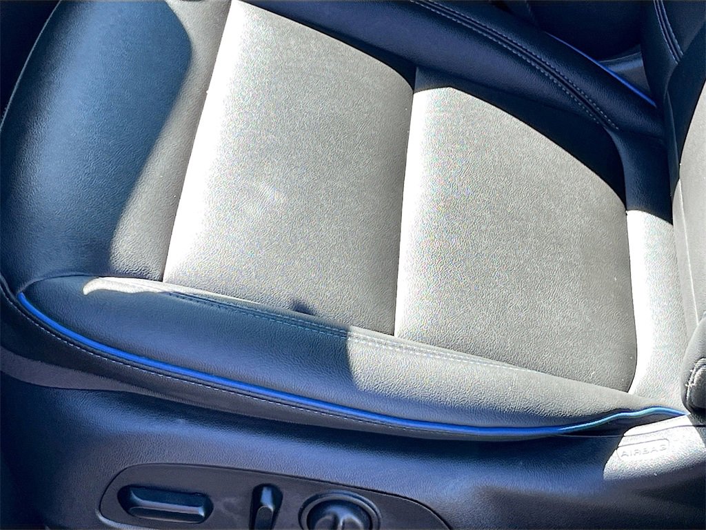 Used 2025 Buick Envista Sport Touring w/ Experience Buick Package image 19
