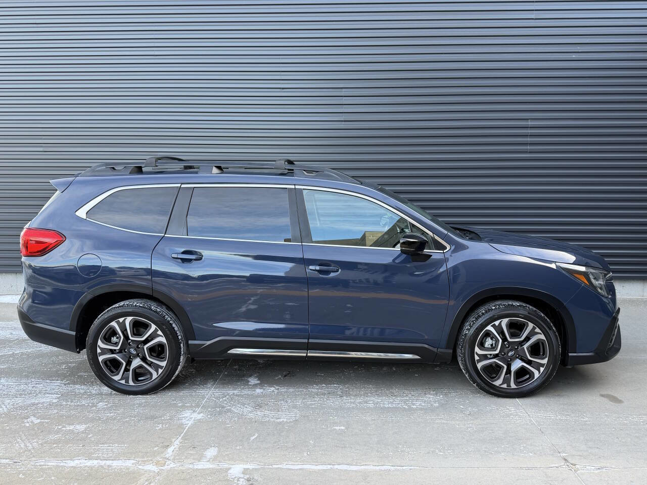 Used 2024 Subaru Ascent Limited w/ Technology Package image 10