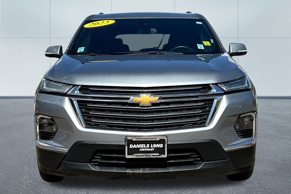 Used 2023 Chevrolet Traverse LT image 3