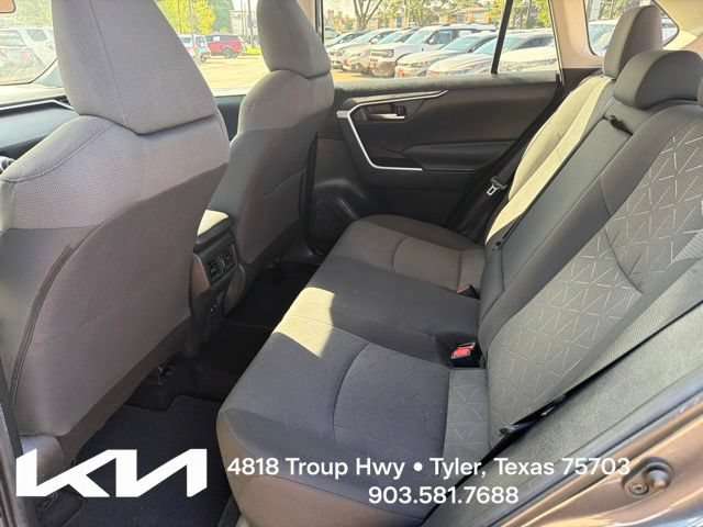Used 2020 Toyota RAV4 XLE w/ Convenience Package FWD image 10