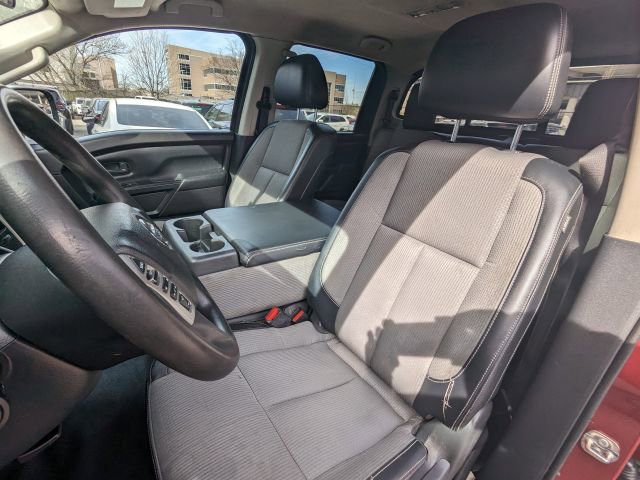 Used 2017 Nissan Titan S AWD/4WD image 16