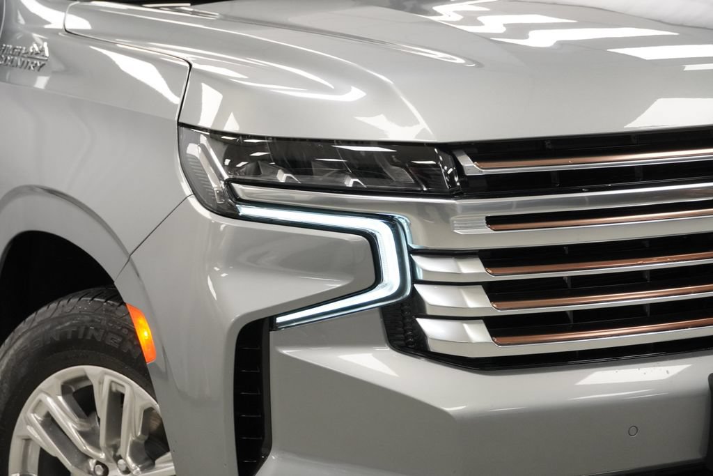 Used 2023 Chevrolet Suburban High Country AWD/4WD image 38