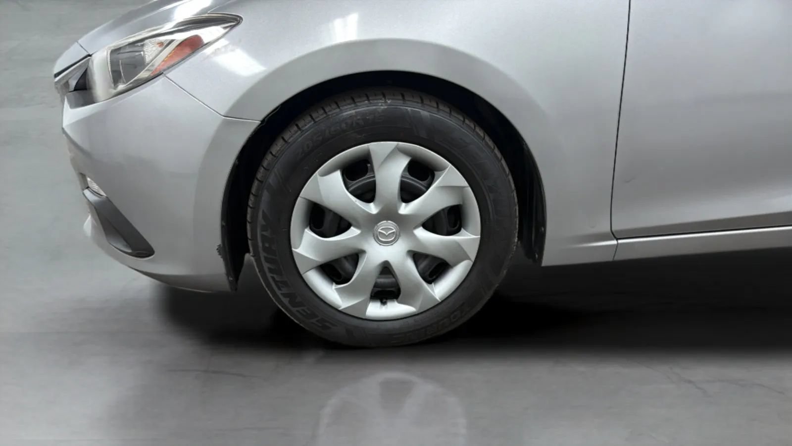 Used 2015 MAZDA MAZDA3 i SV FWD image 27