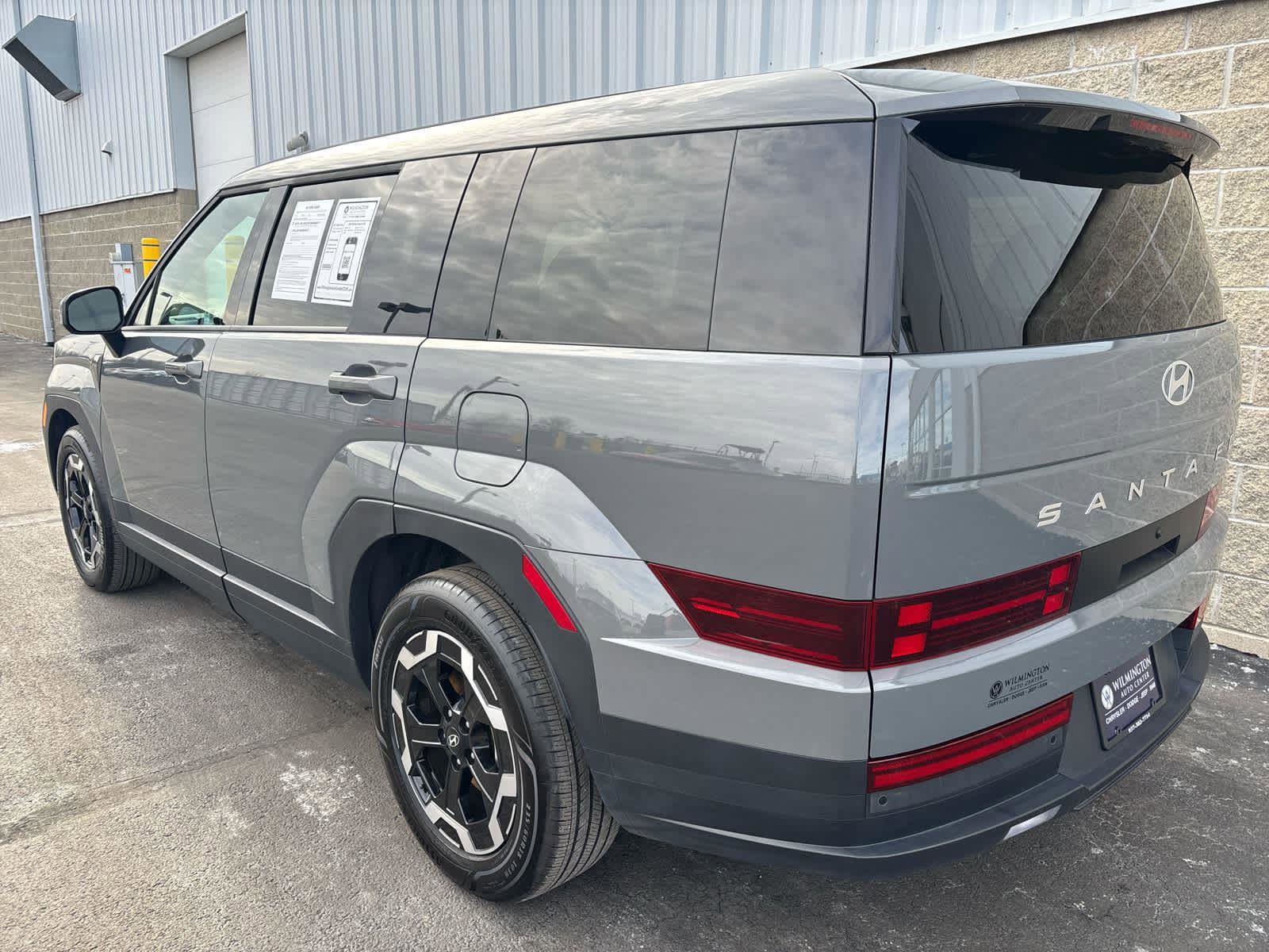 Used 2025 Hyundai Santa Fe SE image 6