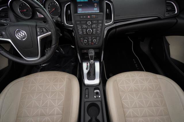Used 2017 Buick Cascada Premium image 28
