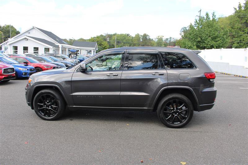 Used 2020 Jeep Grand Cherokee Altitude image 5