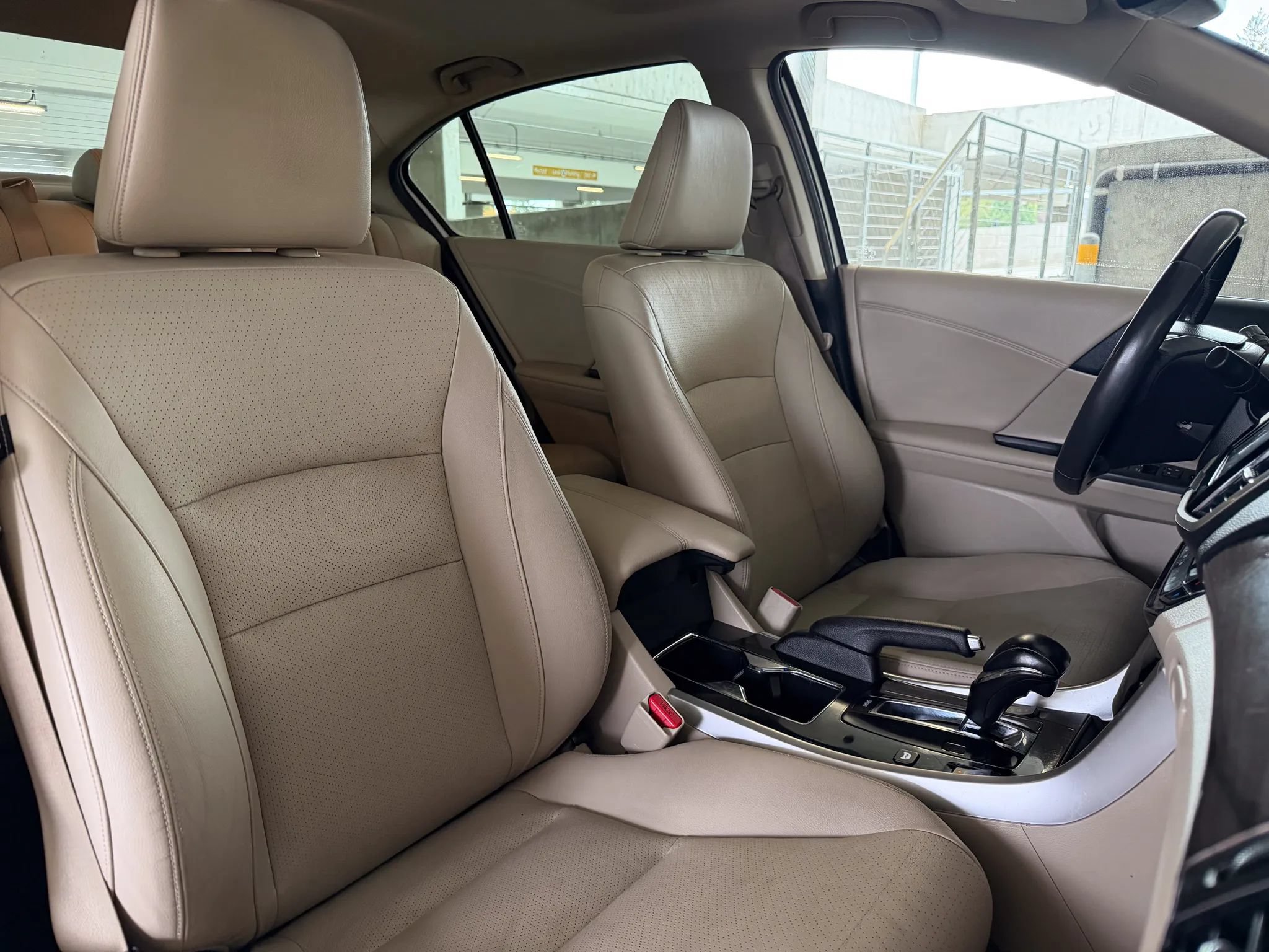 Used 2017 Honda Accord Touring image 25