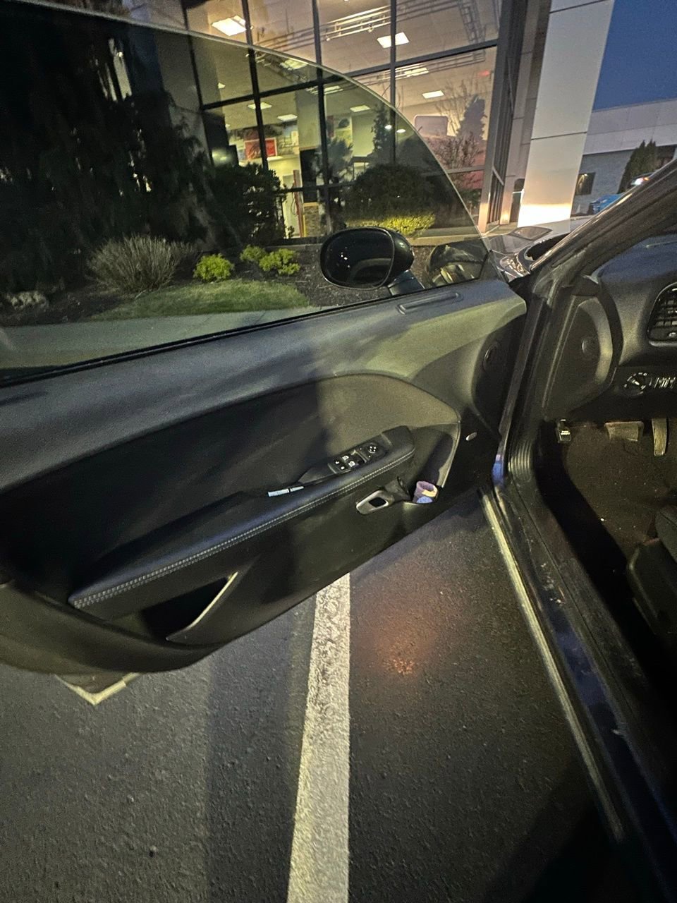 Used 2020 Dodge Challenger SXT w/ Blacktop Package image 10