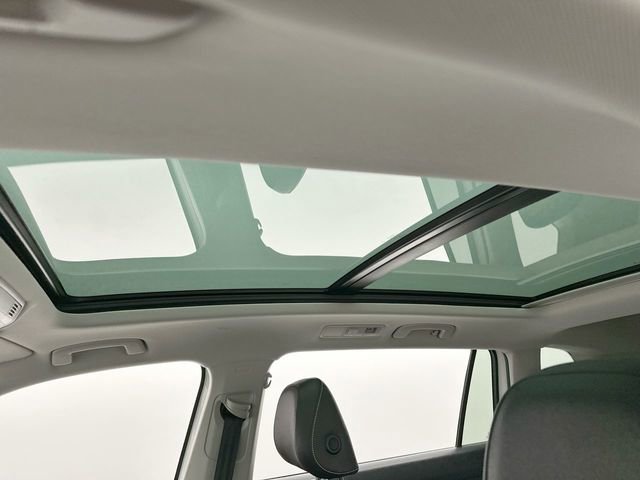 Certified 2022 Volkswagen Tiguan SE w/ Panoramic Sunroof Package image 22