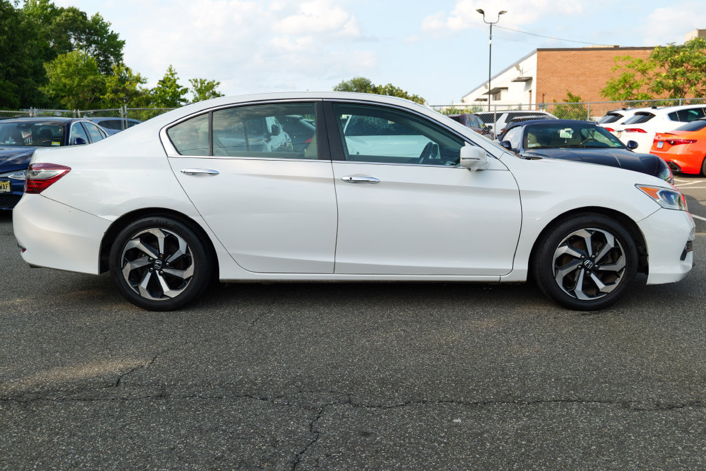 Used 2016 Honda Accord EX image 8