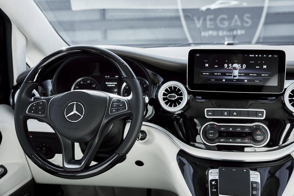 Used 2021 Mercedes-Benz Metris Passenger w/ Premium Safety Package image 70