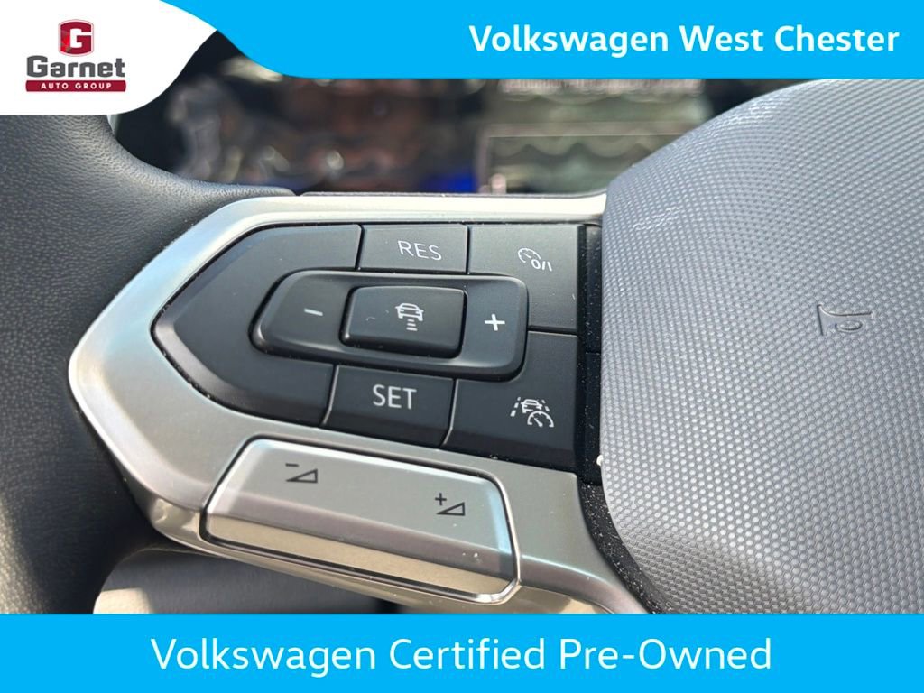 Certified 2023 Volkswagen Jetta SE FWD image 33