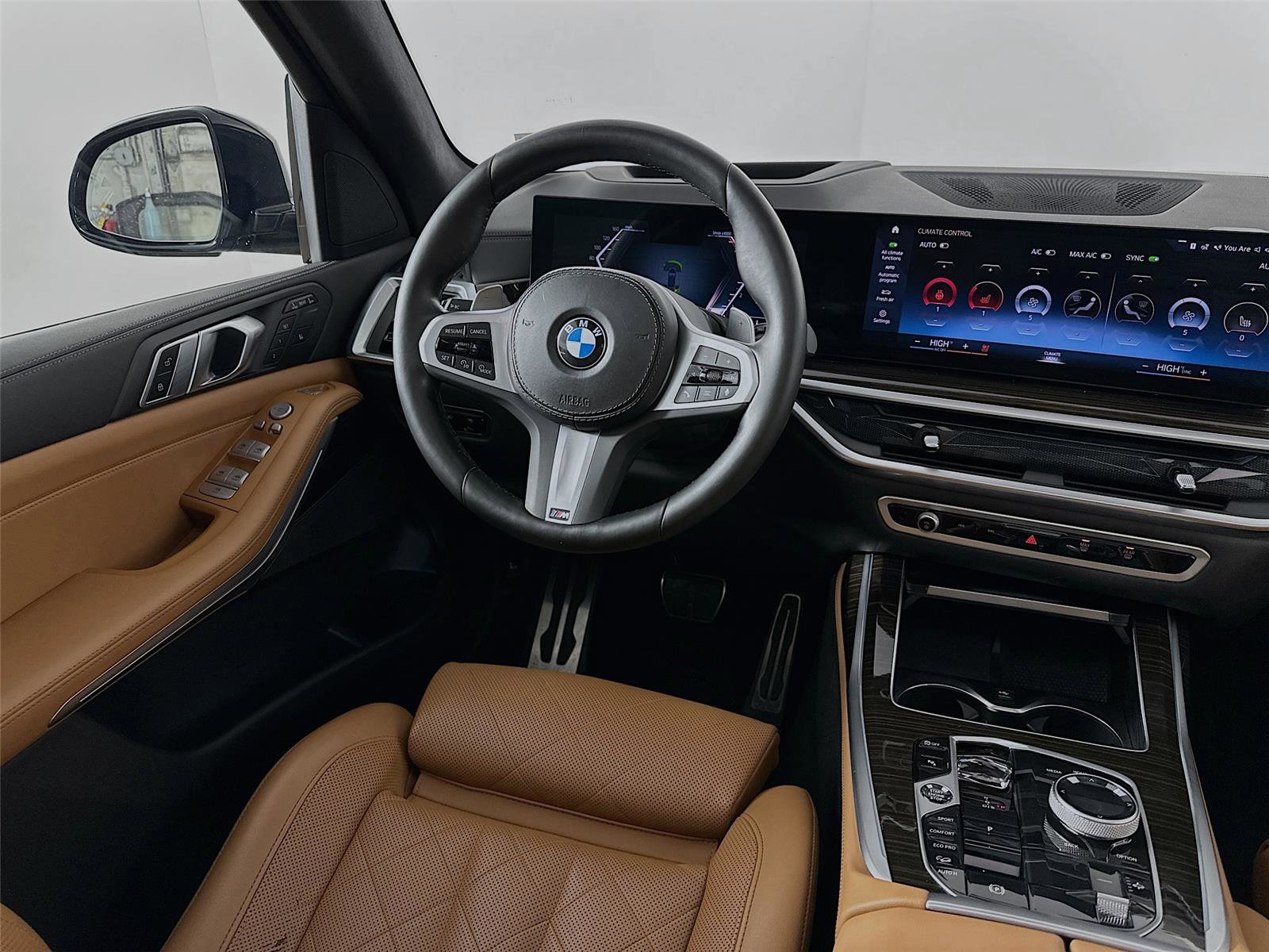 Used 2023 BMW X7 xDrive40i w/ M Sport Package image 23