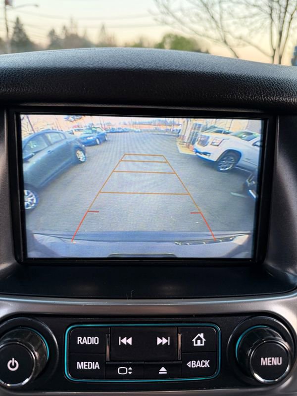 Used 2018 Chevrolet Suburban LT AWD/4WD image 17