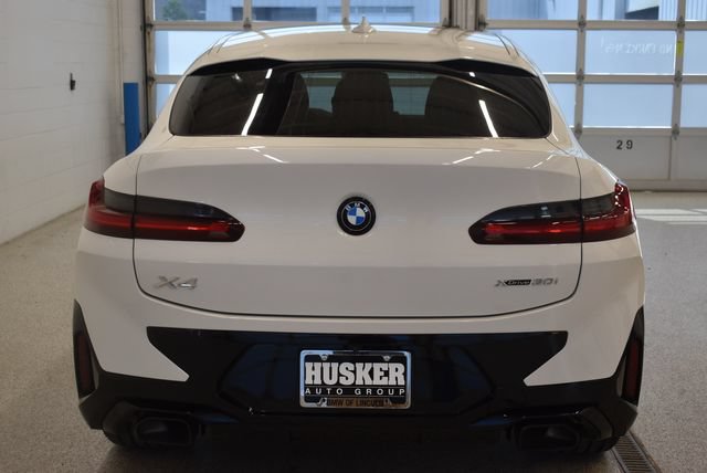 Used 2023 BMW X4 xDrive30i w/ M Sport Package AWD/4WD image 11