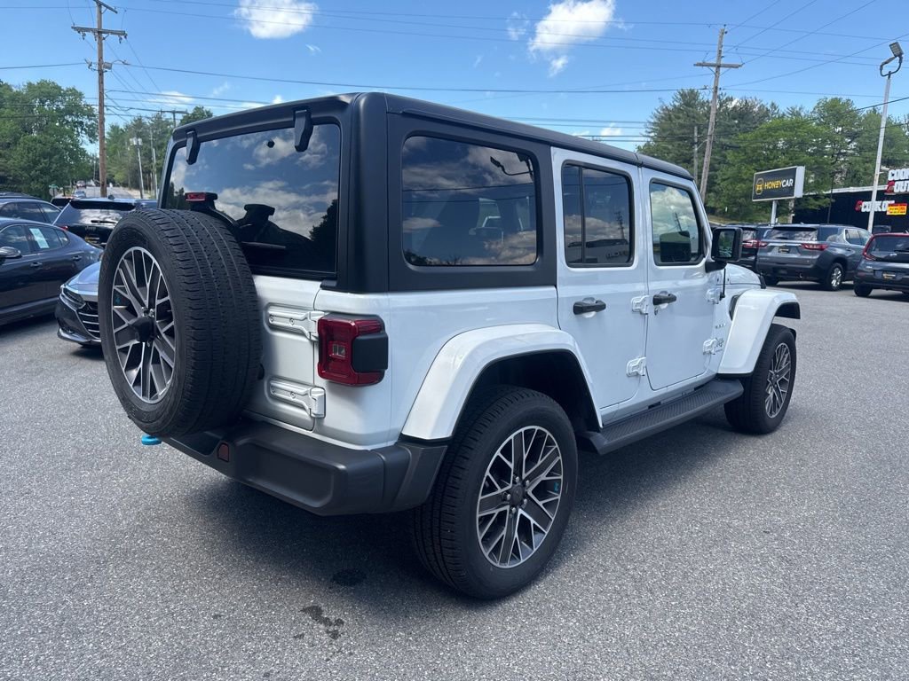 Used 2023 Jeep Wrangler Unlimited Sahara w/ Cold Weather Group AWD/4WD image 4